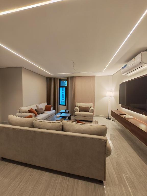 شقق فاخرة بإطلالة بحرية - luxury see view apartments - Chambres d'hôtes Dhahran