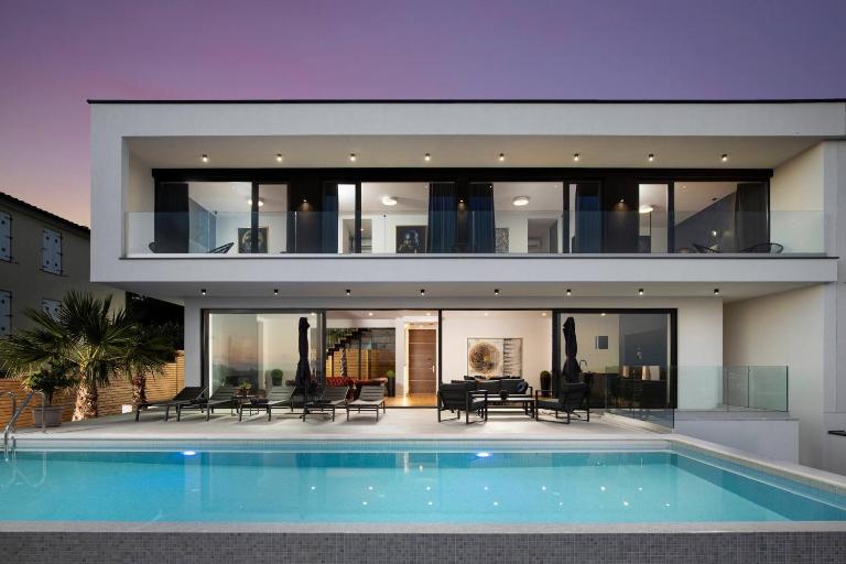 Luxury Villa Dali - 42 m2 infinity pool & wellness - B&B Medulin