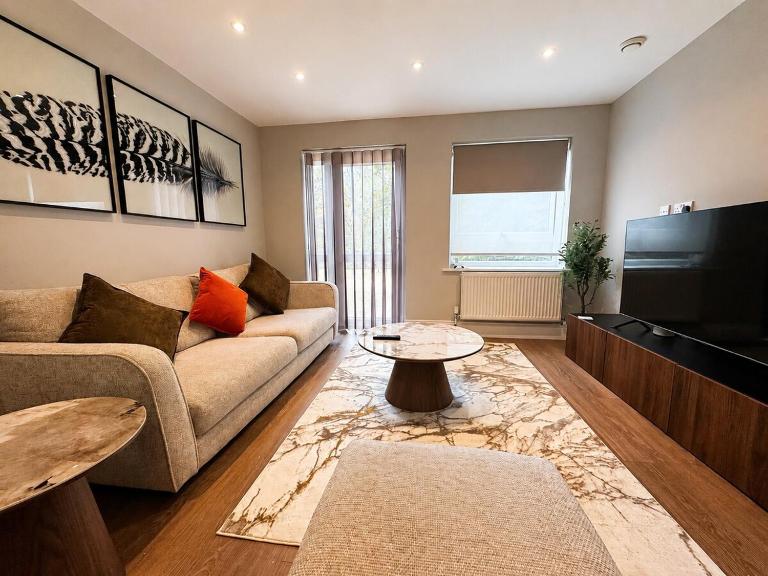 Stylish Newly Refurbished 2-Bed Home with Garden - B&B Londra