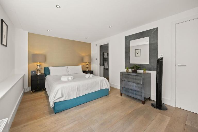 The Glasshouse Residences Modern 2Bedroom Comfort Apt Wimbledon Park London - Ferienwohnung London