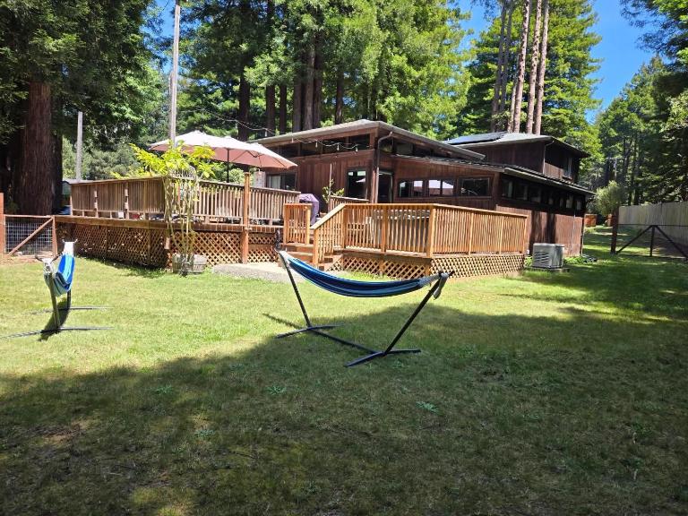 A - Serenity Grove - B&B Fort Bragg