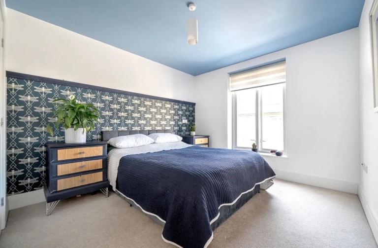 Modern Duplex apartment Chichester 10 mins from Goodwood - B&B Chichester