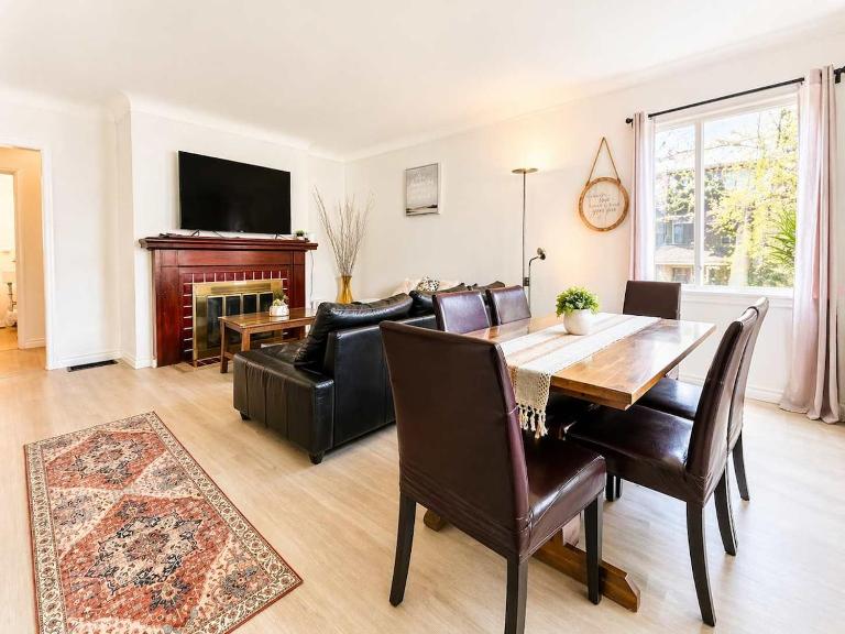 Cozy 2BR 1BA Retreat in Vibrant Vancouver - B&B Vancouver