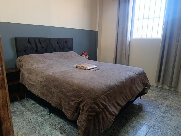 Quarto privativo próxima centro - B&B Piraquara