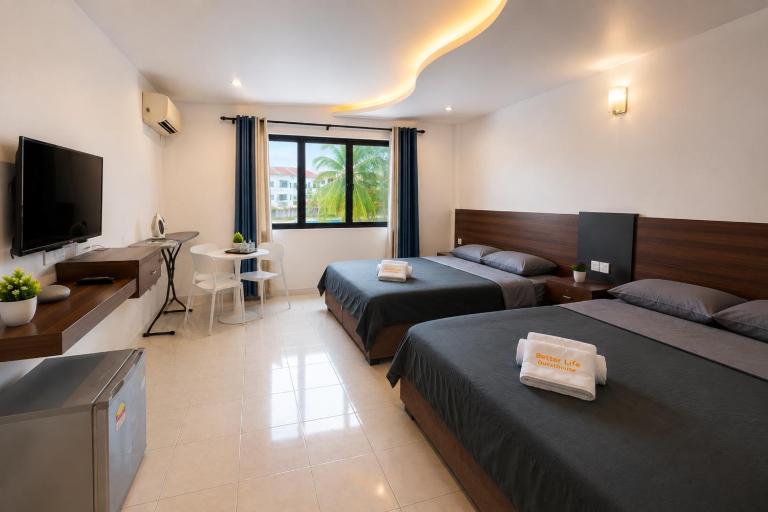 Pangkor Island Pool View Studio 2 Queen Beds 2 Min Walk to the Beach Free WiFi & Parking - B&B Pangkor