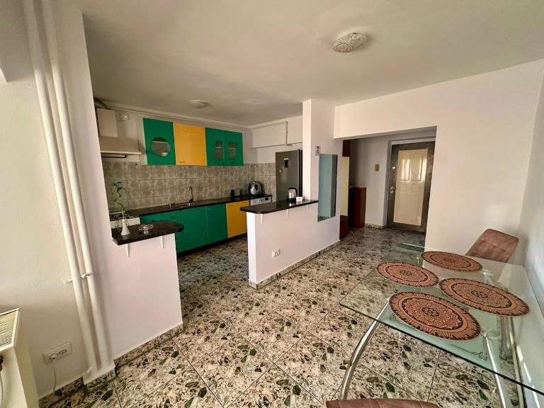Klv Central Apartment - Bed and Breakfast Bacău
