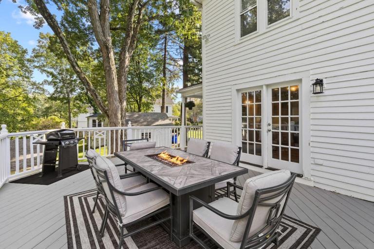 Prime West Hartford Center Location: Historic Gem - B&B West Hartford