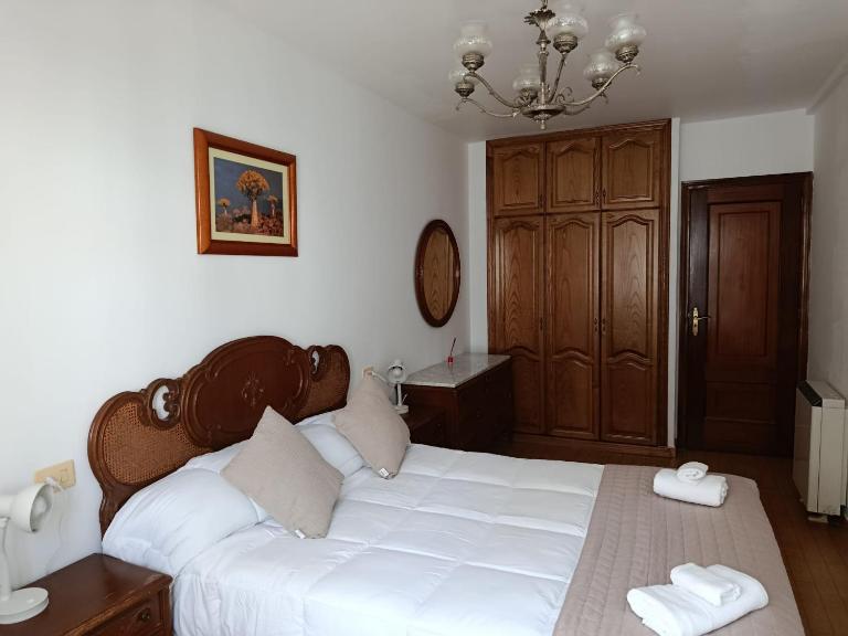 Curros Enríquez - B&B La Cañiza