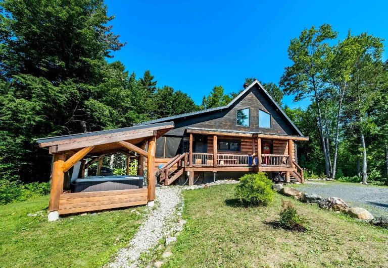 Spa & Billard and Lake Access - Sylva sur le Lac - Bed and Breakfast Saint-Mathieu-du-Parc