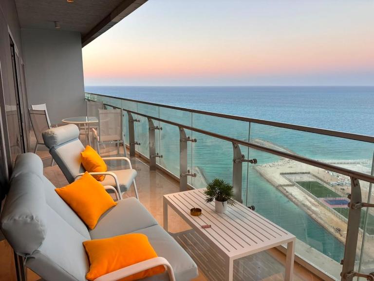 Seaview apartment north coast Alamein towers II - Bed and Breakfast El Alamein