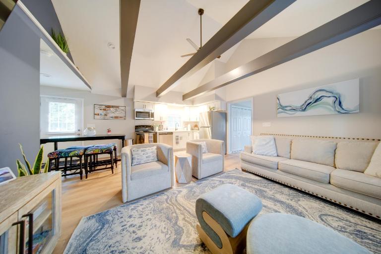 'Wishin & Fishin' Walkable Erie Home By the Beach! - Bed and Breakfast Erie