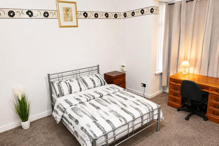 Spacious Double Room near Wolverhampton City Centre - Chambres d'hôtes Wolverhampton
