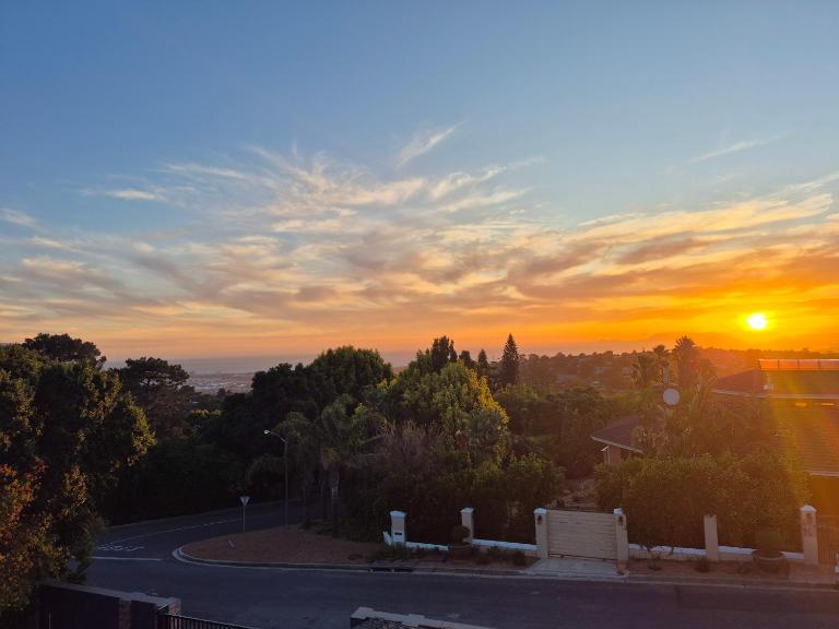 Barge Inn - B&B Somerset West