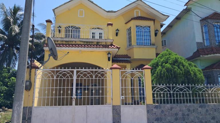 Casa 7 a 10 minutos del Irtra - B&B Retalhuleu