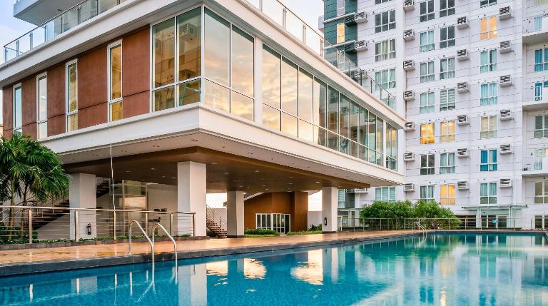 Abreeza Place Private Residential Apartments l Central Davao l Next to Ayala Mall l Fast Wifi l Managed by Bleuspace - B&B Davao City