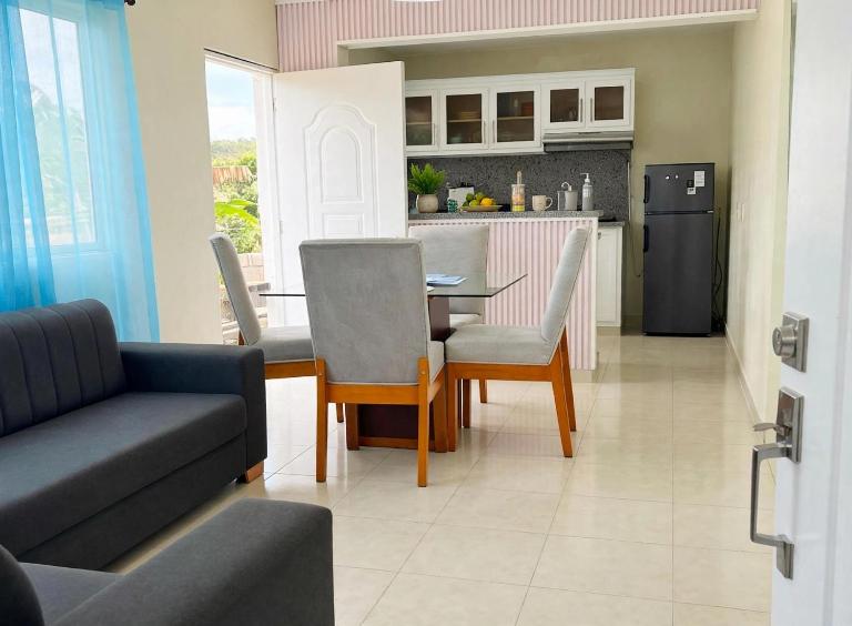 Casa Rojas - Bed and Breakfast Saballo