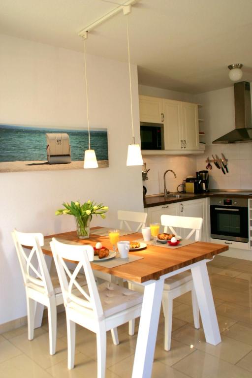 Ferienwohnung Meeresrauschen - B&B Ostseebad Nienhagen