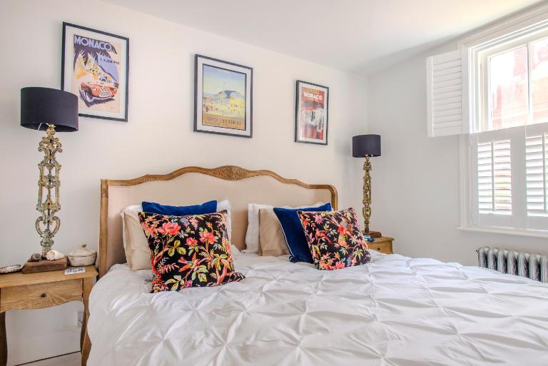 Bijou Coastal Stays - King Ensuite - 2 mins from beach - B&B West Worthing