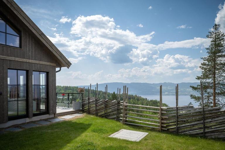 Villa Mia · Barnevennlig · Mjøsa-utsikt · 30 min OSL - Chambres d'hôtes Eina