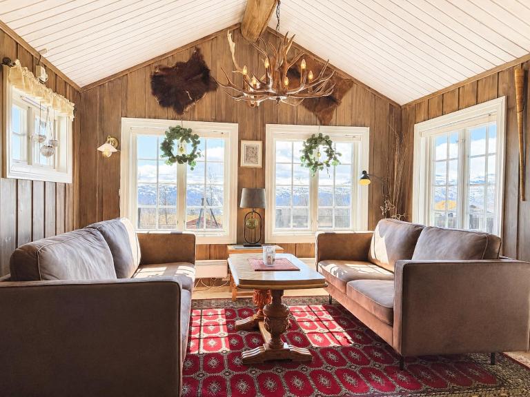 Welcoming Cabin With Fireplace Modern Kitchen - B&B Beitostølen