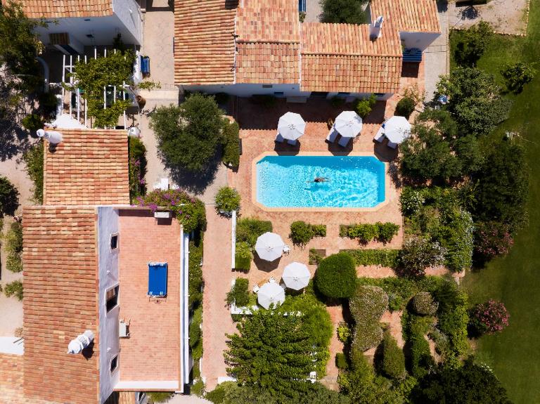 Benedita de Nexe - Algarve - A Charming Countryside Retreat - B&B Palhagueira
