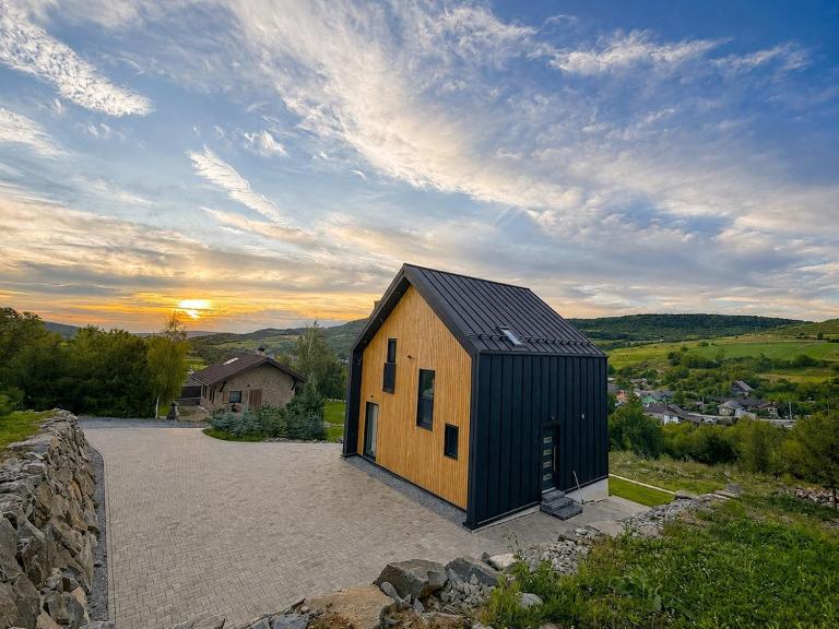 Black Pine Chalet - Bed and Breakfast Bistriţa
