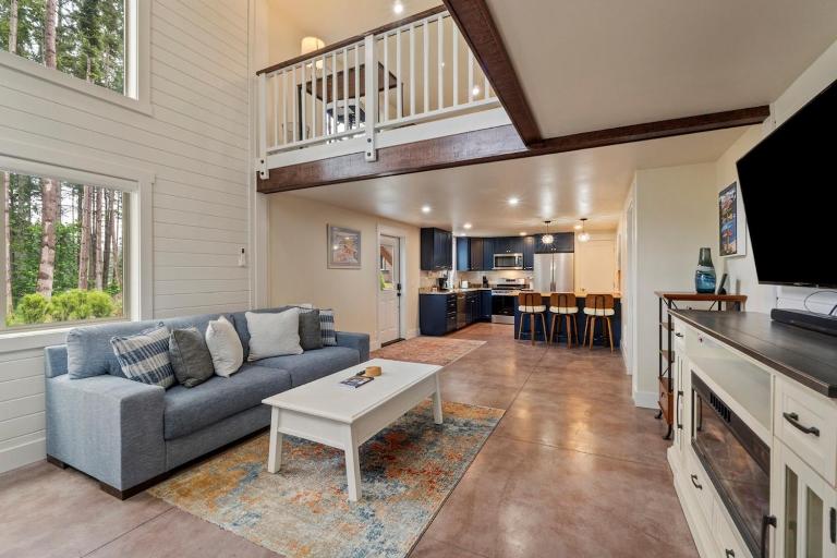 Cozy Island Escape, Patio, Central to Beaches - Ferienwohnung Camano