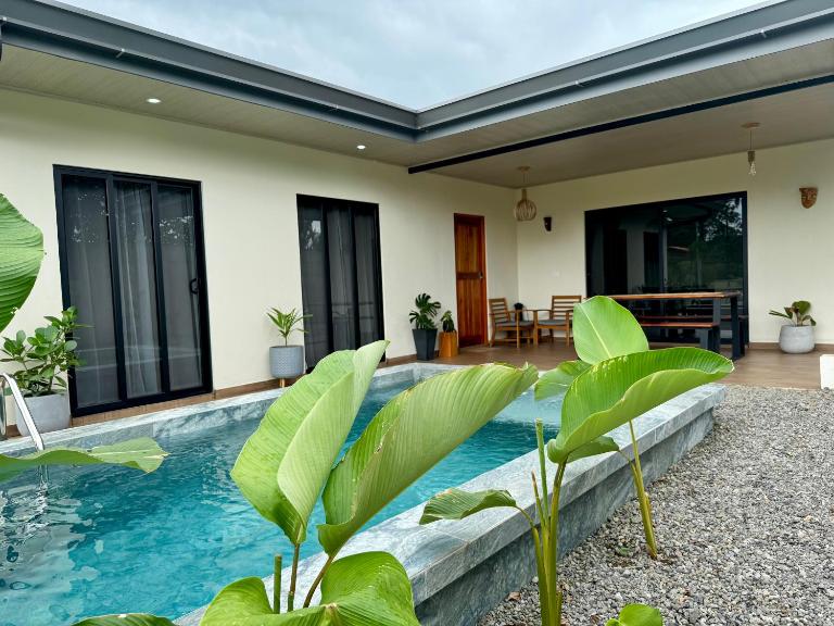 Villa Shambala Arenal Volcano View Private Pool 6 Guests - Bed and Breakfast El Tanque
