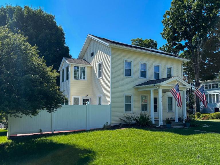 Ann Inn - Downtown New Milford Apartment - B&B New Milford