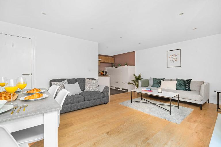 BnBNova - King's Cross - 2BR 2BA with Terrace - B&B Londra