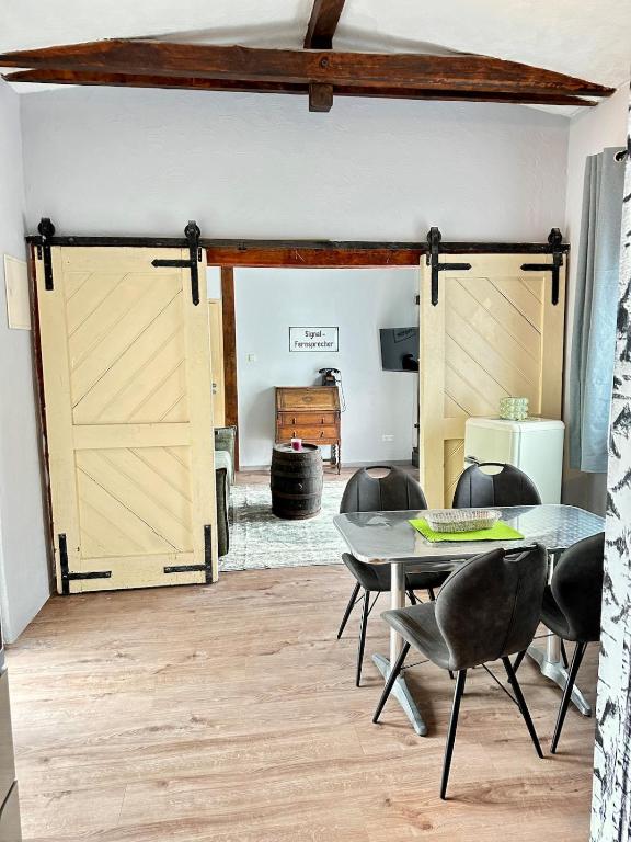 Lokschuppen, optional mit Sauna und Whirlpool - Chambres d'hôtes Schmidtheim