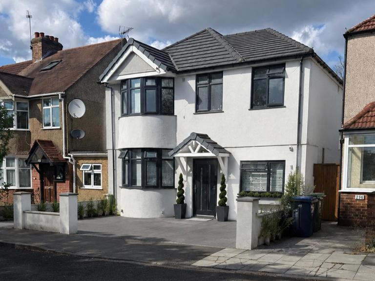 Private Ensuite Double Room, Parking, Near Wembley - B&B Harrow on the Hill