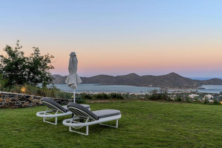 Villas Acros & Thalassia, Sea View with Private Pool & BBQ, and Studio Anemos near Elounda - B&B Elounda