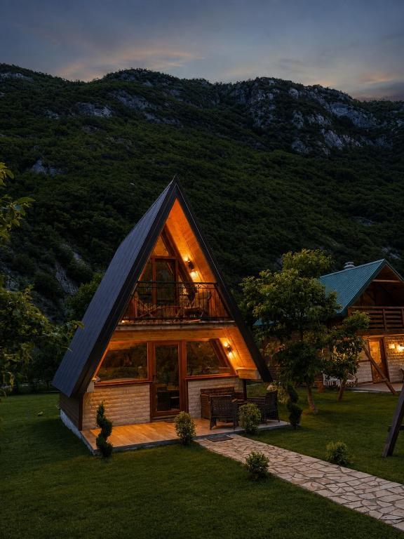 Peak House Komarnica - Bed and Breakfast Šavnik