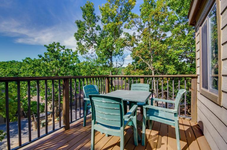 Pet-Friendly Lake Escape in Osage Beach - B&B Osage Beach
