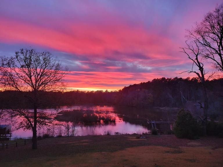 Wild and Free Lakefront Oasis on Great Creek - B&B La Crosse