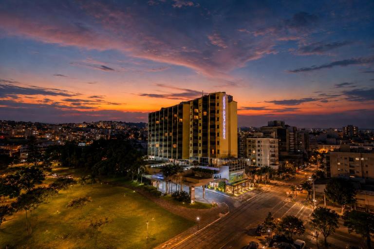 Suíte Master Particular Alto Padrão com Vaga e Estrutura de Hotel em Florianópolis - Bed and Breakfast Florianópolis