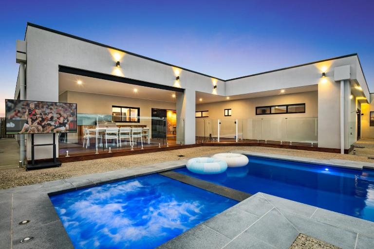 Luxury Bellbrae Retreat w Pool Spa & up to 12 Guests - B&B Bellbrae