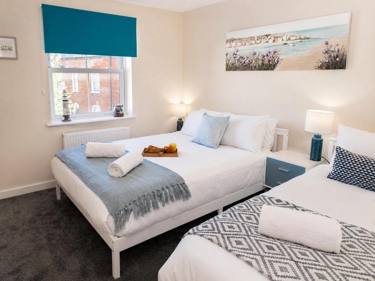 Lovely 2-bedroom Seaside Retreat with Free Parking - Bed and Breakfast Great Yarmouth