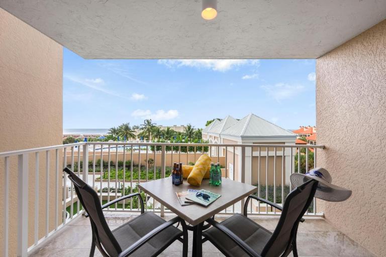 Marco Beach Ocean Resort Unit 712 - B&B Marco Island