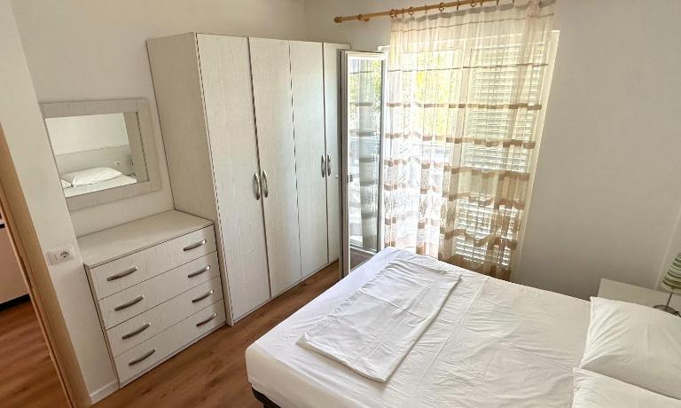 Beachside Apartment, 100m away - Ferienwohnung Lezha