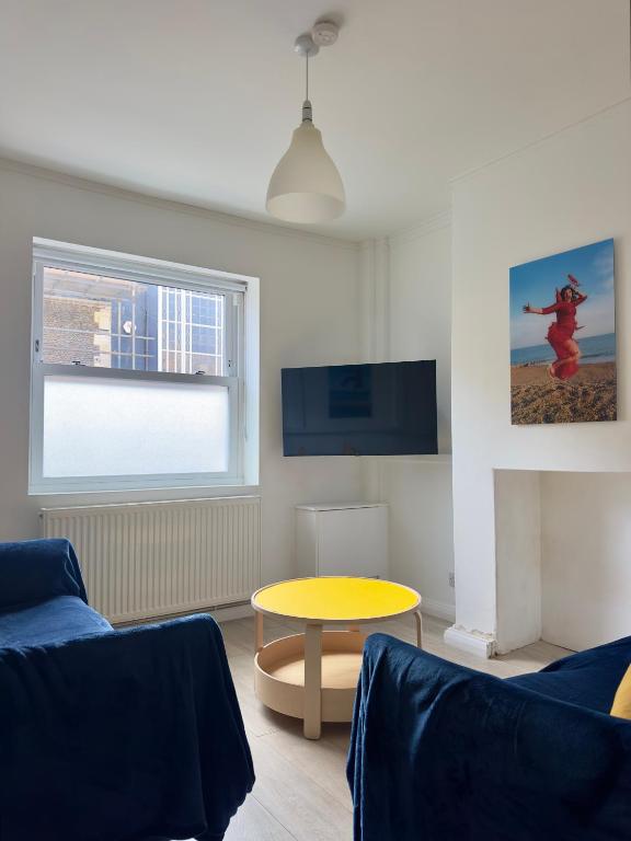 Buttercup Victorian House for 6 - Ferienwohnung Saint Leonards-on-Sea