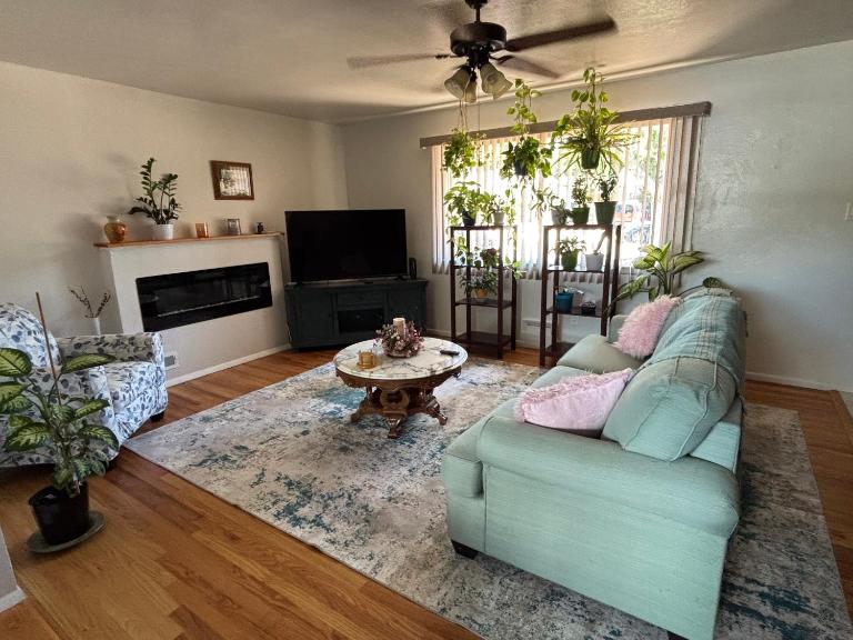 Your Home Away From Home - B&B Pueblo