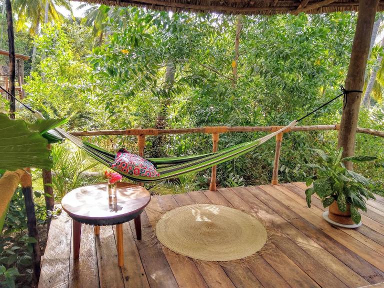 LalaMafia Bungalow - Bed and Breakfast Utendo