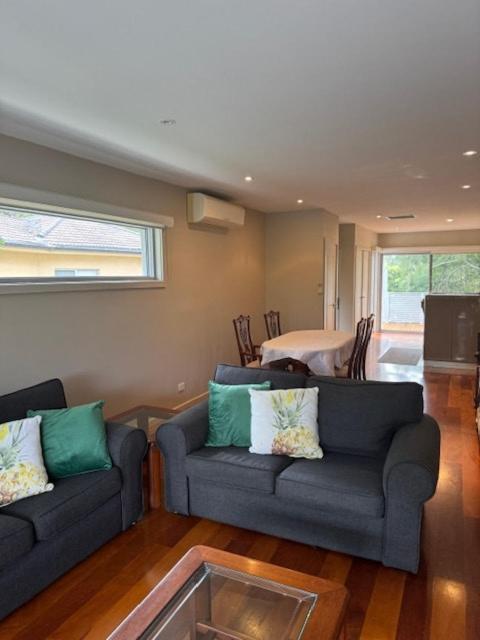 Treetops and Tranquility - Ferienwohnung Toronto