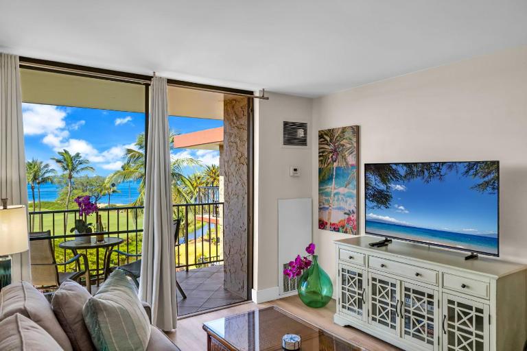 Penthouse Oceanview Vistas - Bed and Breakfast Kīhei