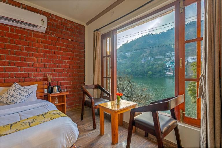 The Boho by the Lake - B&B Bhimtal