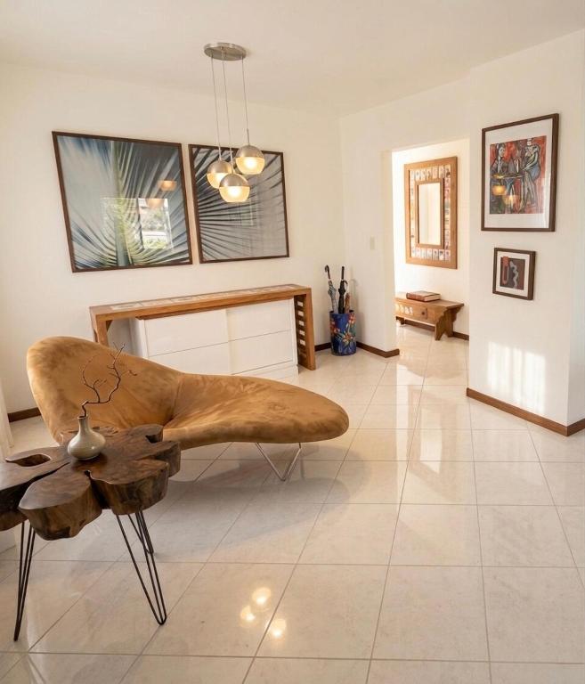 Penthouse w BBQ Terrace 150m to Meia Praia Beach - Bed and Breakfast Itapema