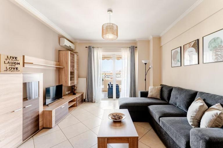 Charming Apartment near Athens Center and the Sea - B&B Athens