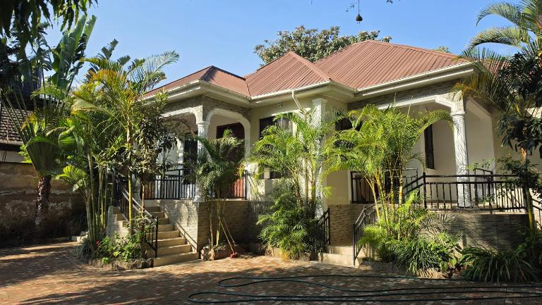 Satiyah Safari Villas - 3 En-Suite Bedrooms - B&B Arusha